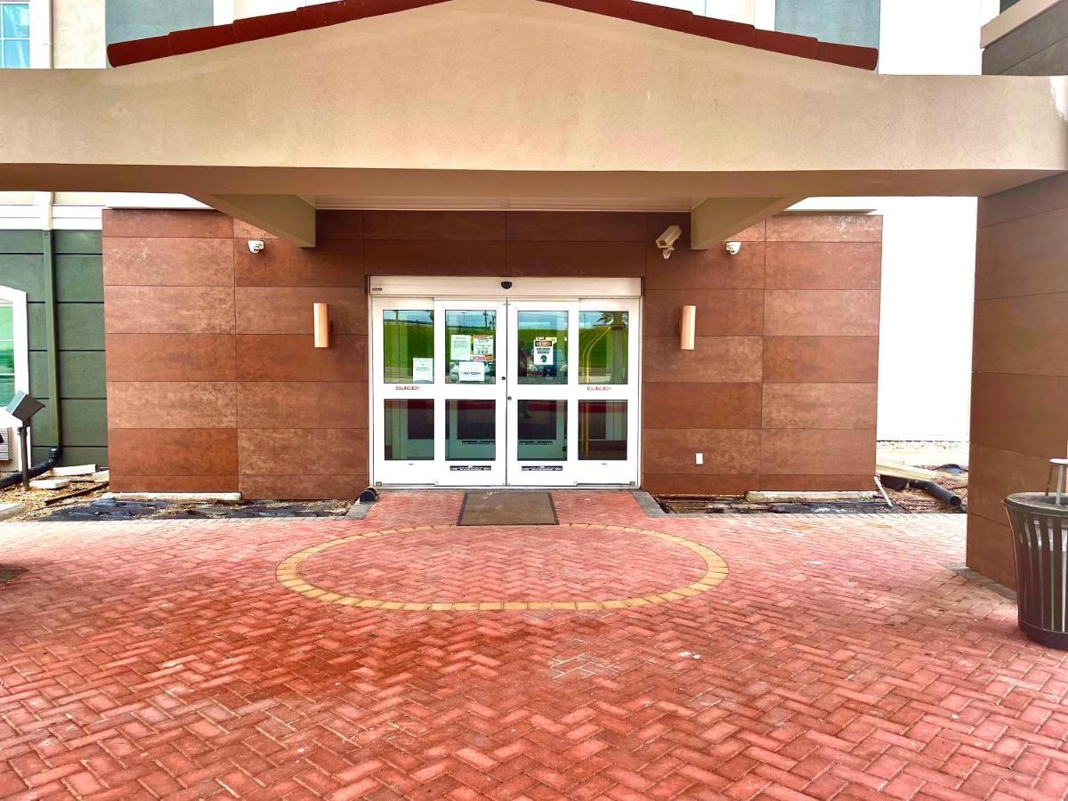 La Quinta Inn Suites By Wyndham Raymondville Harlingen Exterior foto