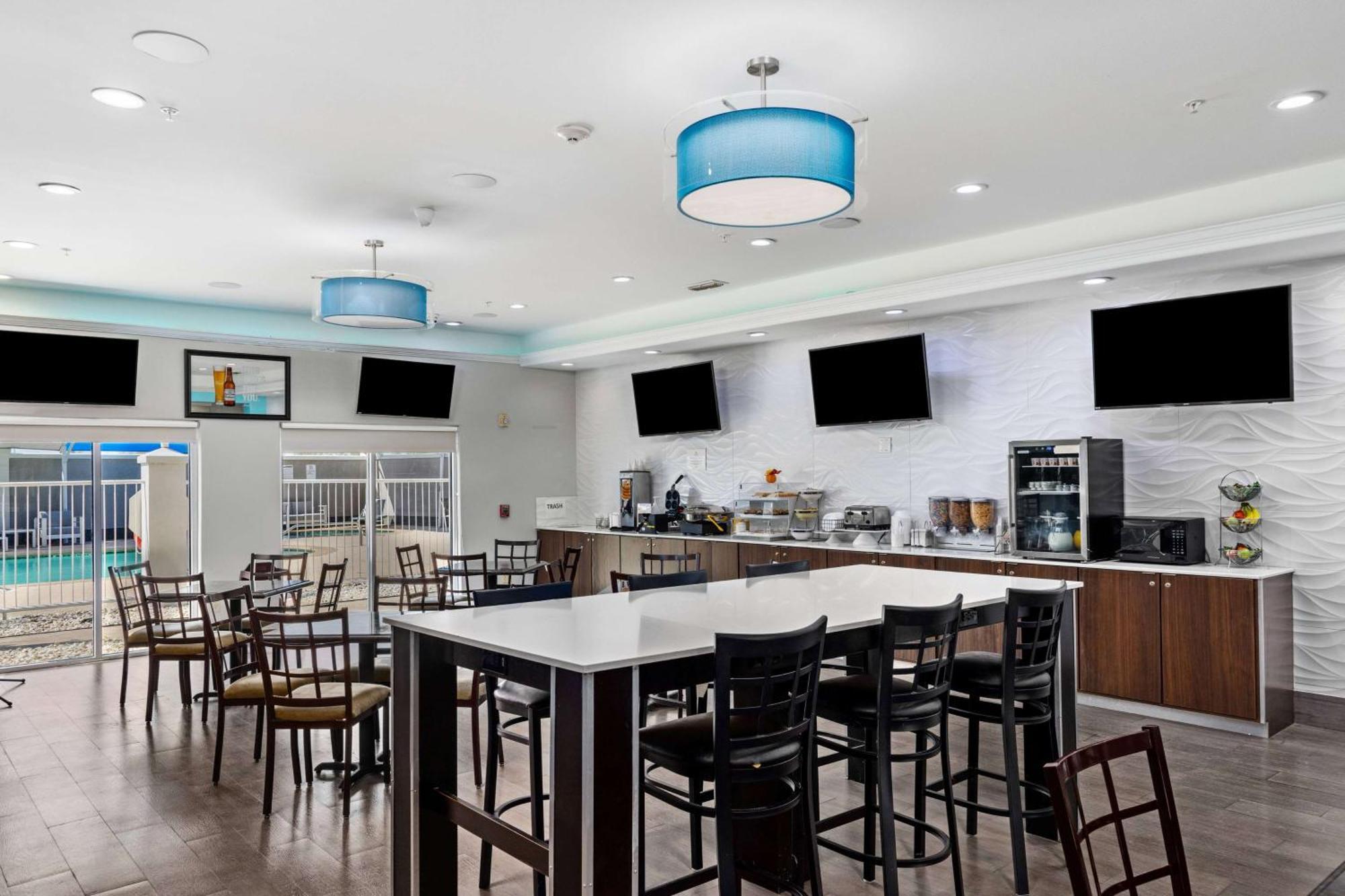 La Quinta Inn Suites By Wyndham Raymondville Harlingen Exterior foto
