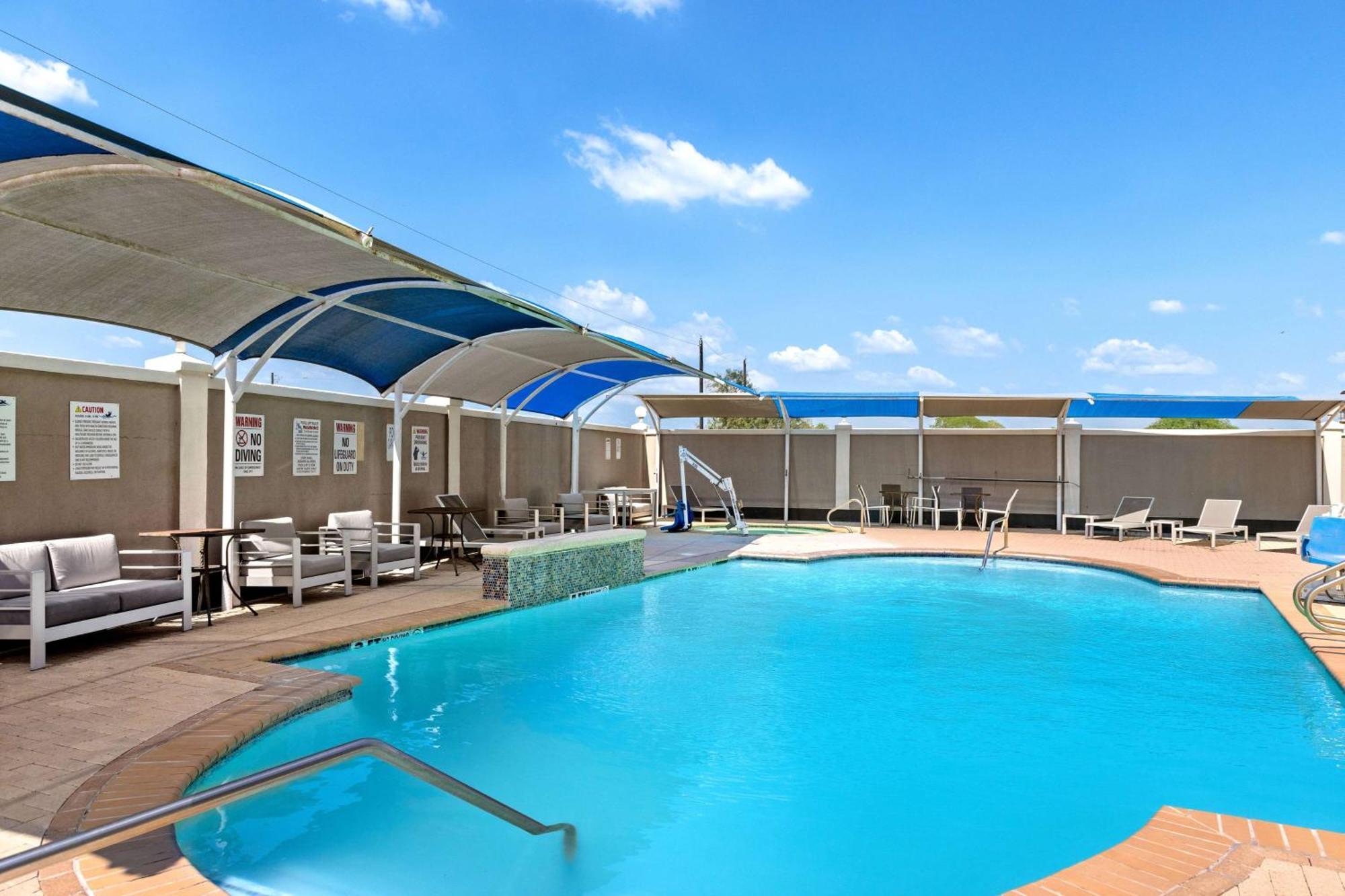 La Quinta Inn Suites By Wyndham Raymondville Harlingen Exterior foto